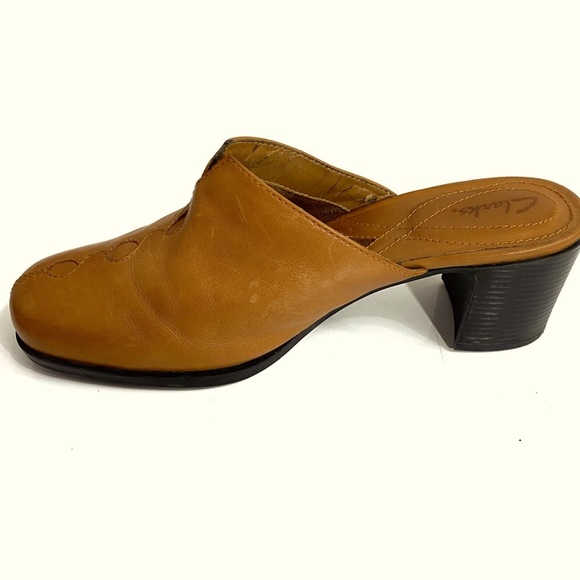 Clarks - Picture 2 of 4